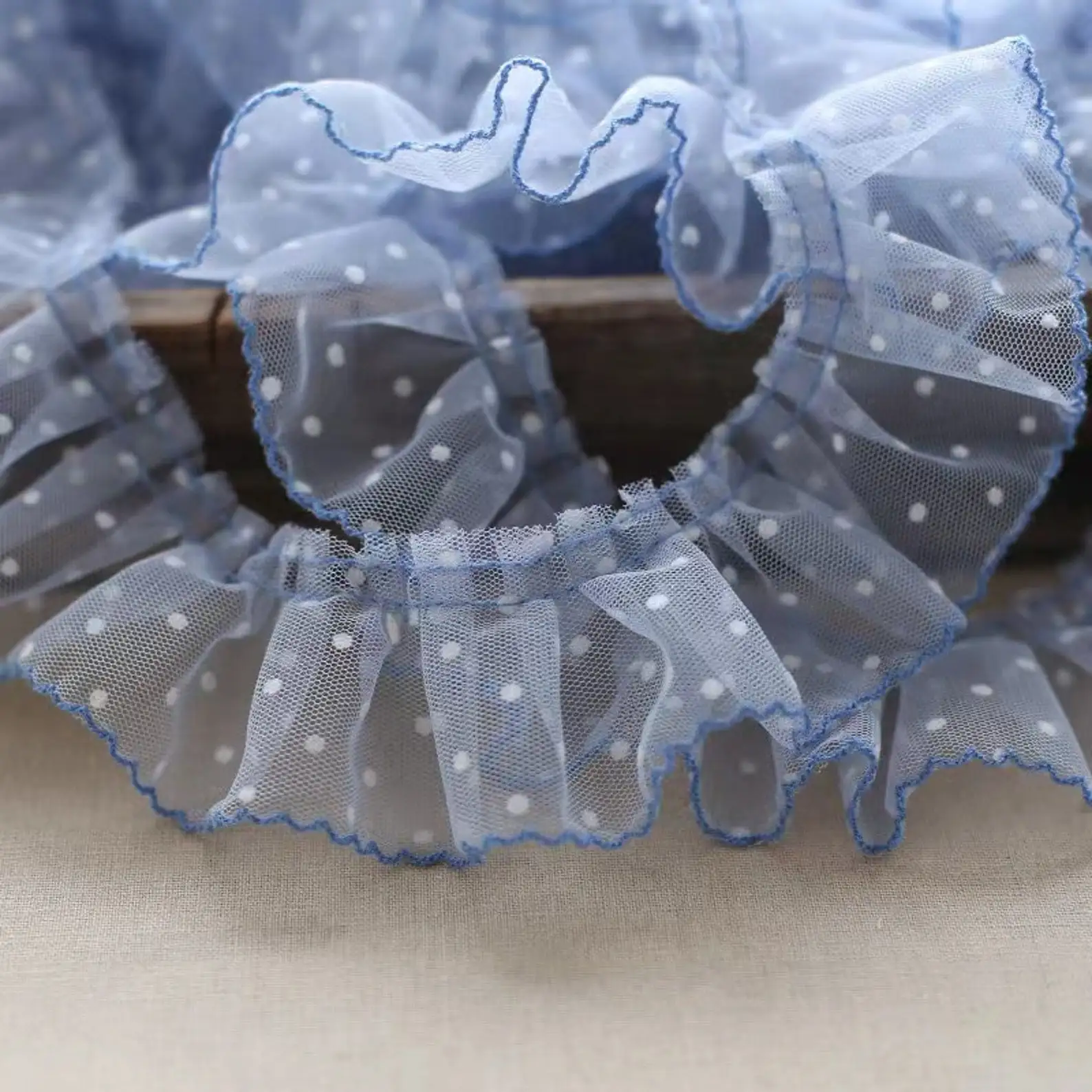 10 Yards Blue 3d Pleated Eyelash Lace Embroidered Fringe Ribbon DIY Dress Collar Cuffs Sewing Trimmings 6CM Wide
10 Yards Blue 3d Pleated Eyelash Lace Embroidered Fringe Ribbon DIY Dress Collar Cuffs Sewing Trimmings 6CM Wide