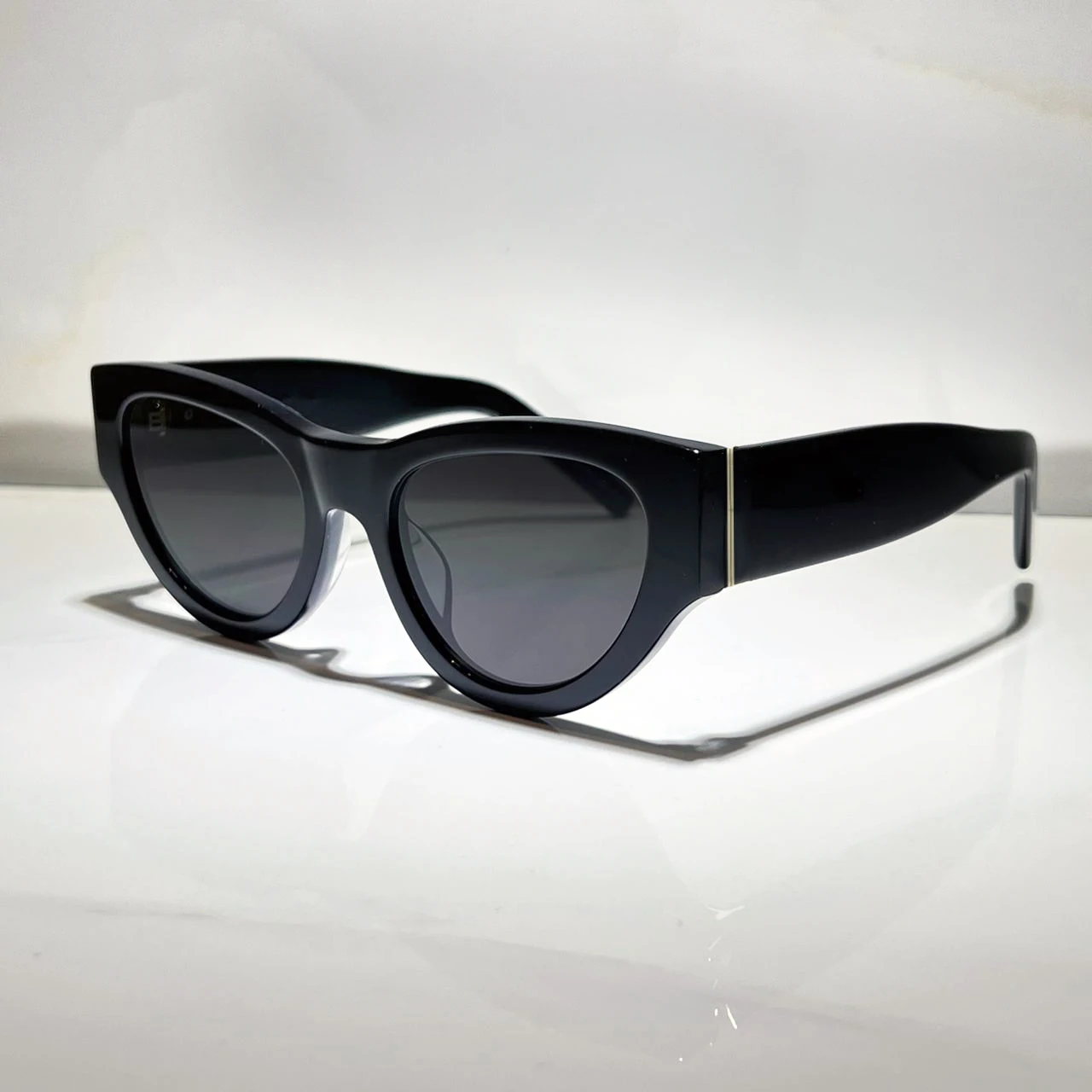 

Women's Sunglasses For Summer M94 Style Anti-Ultraviolet Retro Plate Cay Eye Frame Random Box