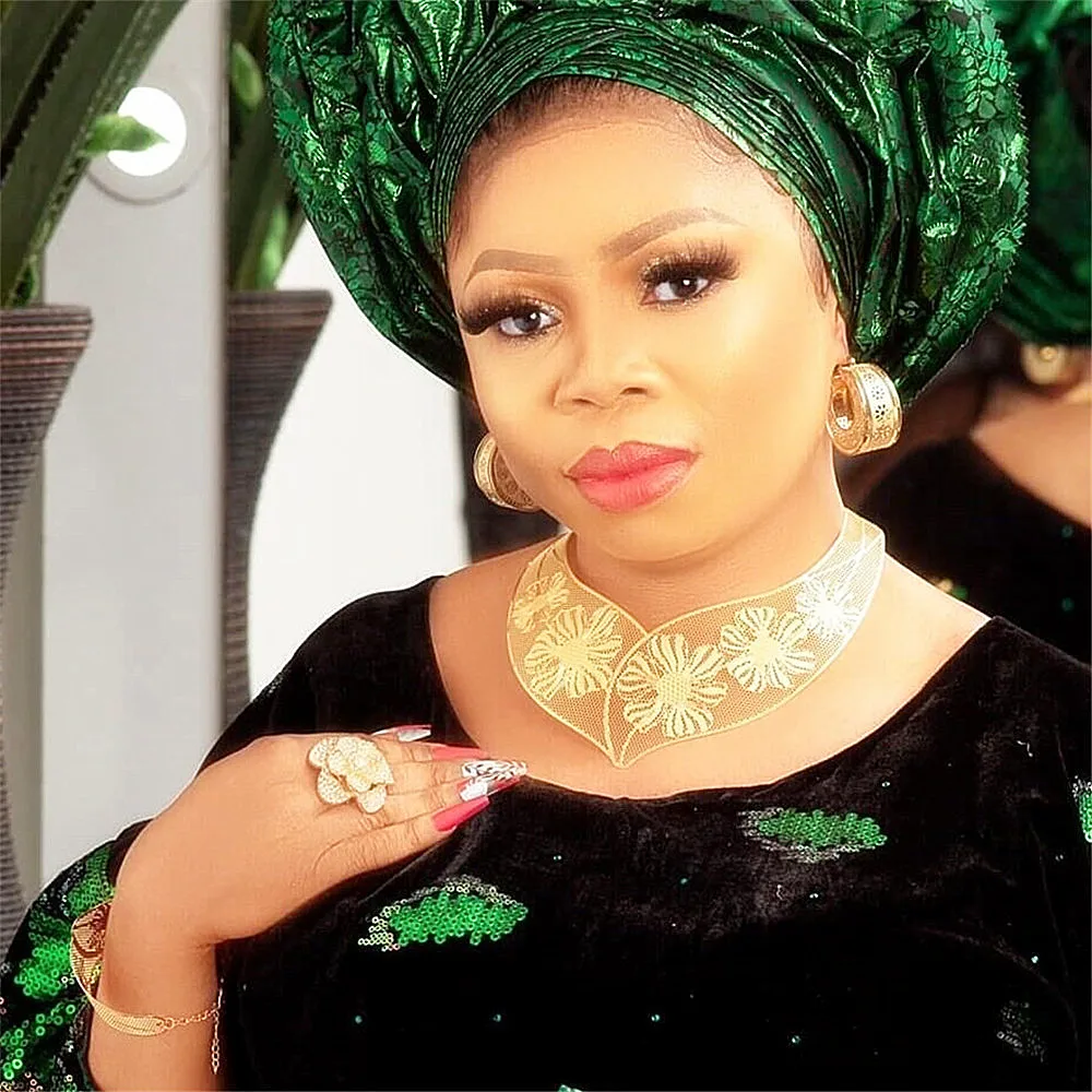 Женский роскошный комплект украшений NH00075, позолоченное ожерелье, серьги, кольцо, браслет, модные аксессуары
Женский роскошный комплект украшений NH00075, позолоченное ожерелье, серьги, кольцо, браслет, модные аксессуары