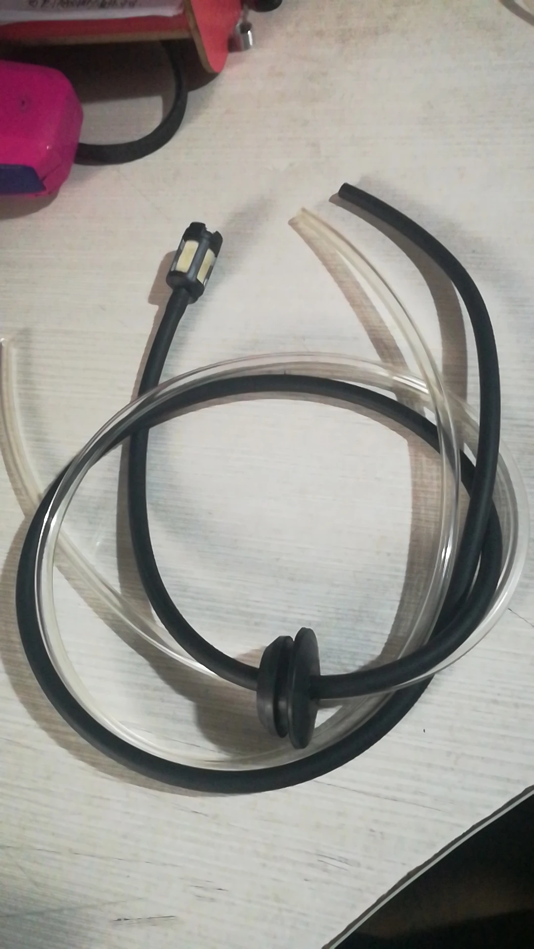 The hoses gasoline, the filter and the rubber gasket with the fuel tank for EB650 blower
The hoses gasoline, the filter and the rubber gasket with the fuel tank for EB650 blower