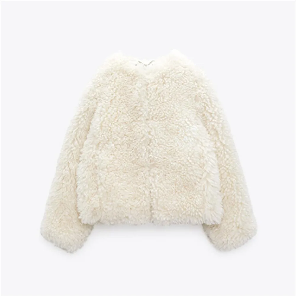 PB&ZA autumn and winter new women's French elegant round neck long-sleeved faux fur effect jacket 6318/246
PB&ZA autumn and winter new women's French elegant round neck long-sleeved faux fur effect jacket 6318/246
