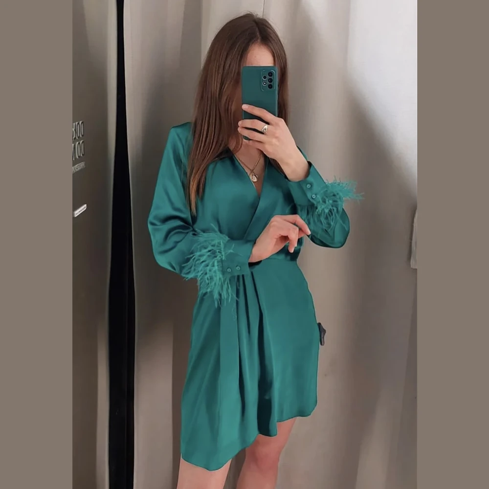 Осеннее женское платье BM & MD & ZA в европейском и американском стиле, новинка 2022, украшенное зелеными перьями, шелковое атласное текстурное платье с длинными рукавами
Осеннее женское платье BM & MD & ZA в европейском и американском стиле, новинка 2022, украшенное зелеными перьями, шелковое атласное текстурное платье с длинными рукавами