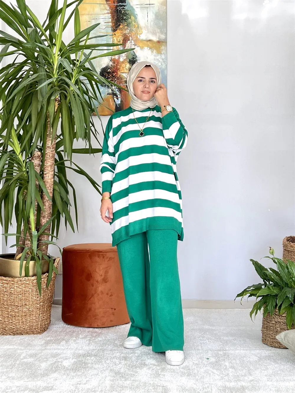 Women Knitwear team temporary shed striped elegant women's bottom and top Muslim fashion autumn winter casual and temporary shed 2022 new season
Women Knitwear team temporary shed striped elegant women's bottom and top Muslim fashion autumn winter casual and temporary shed 2022 new season