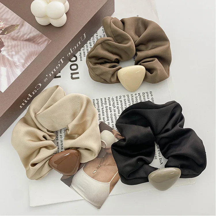 High-end satin hair ring head flower head rope large intestine circle headdress hair accessories ponytail net red new hair rope
High-end satin hair ring head flower head rope large intestine circle headdress hair accessories ponytail net red new hair rope