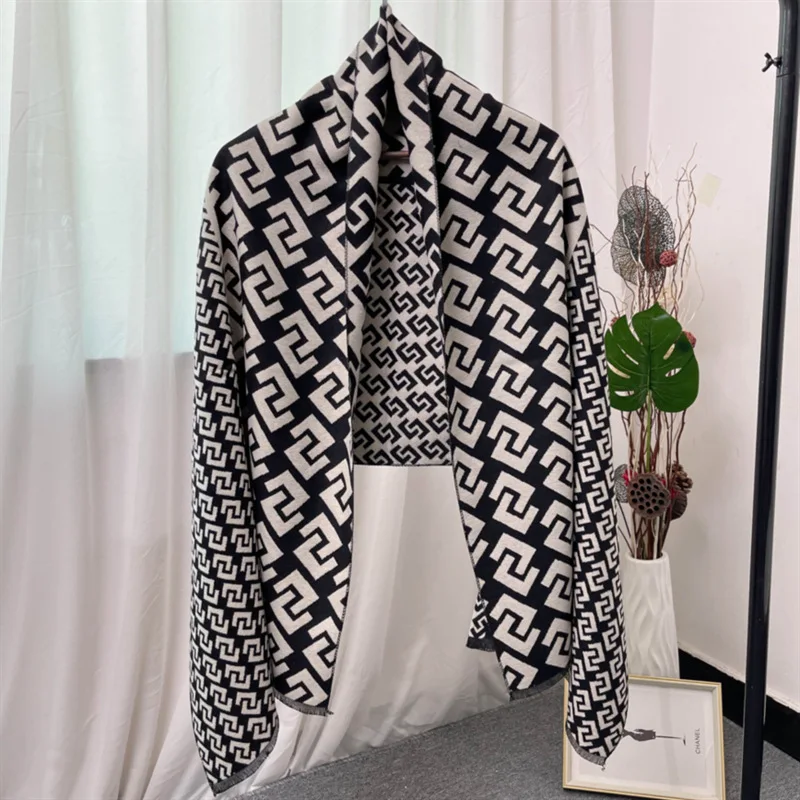 Design Winter Women Scarves Thick Warm Cashmere Letters Shawls Lady Fashion Tassels Imitation Bufanda Pashmina Blanket Foulard
Design Winter Women Scarves Thick Warm Cashmere Letters Shawls Lady Fashion Tassels Imitation Bufanda Pashmina Blanket Foulard