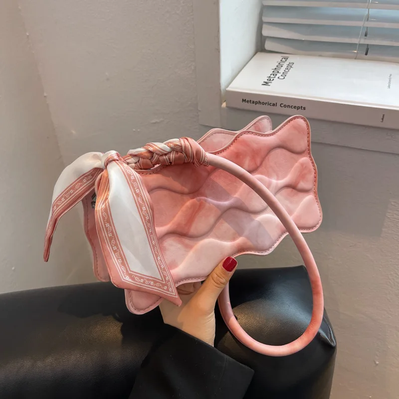2022 Summer New Women's Popular Fashion Lady Temperament One Shoulder Underarm Gradient Color Wave Curve Wholesale Bags Bag
2022 Summer New Women's Popular Fashion Lady Temperament One Shoulder Underarm Gradient Color Wave Curve Wholesale Bags Bag