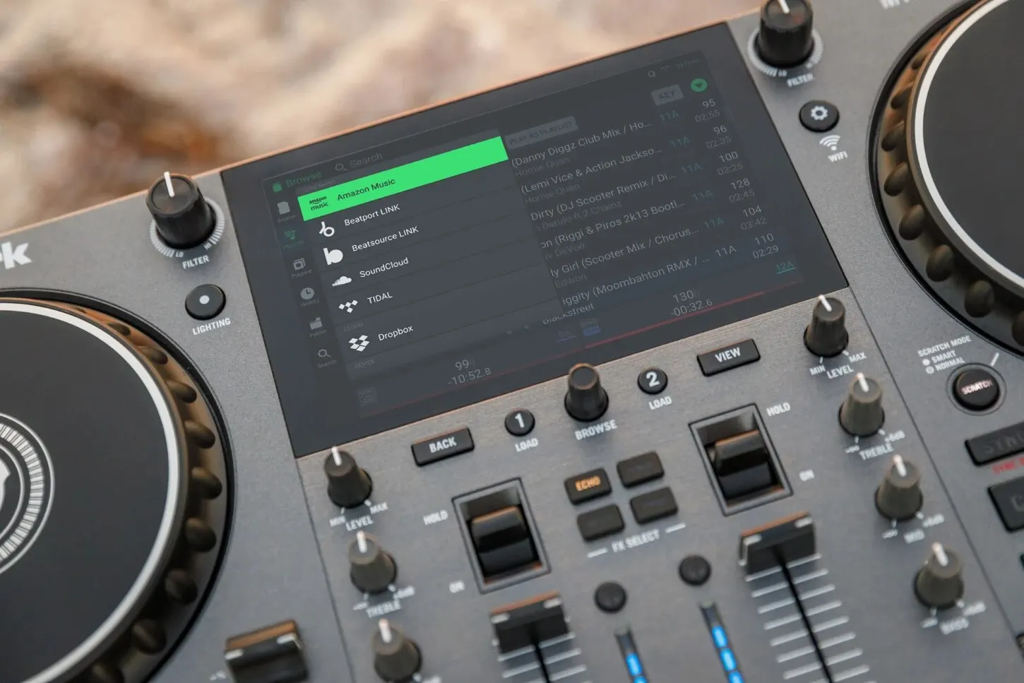 Большая скидка, распродажа, новый автономный DJ-контроллер Numark Mixstream Pro Go на батарейках
Большая скидка, распродажа, новый автономный DJ-контроллер Numark Mixstream Pro Go на батарейках