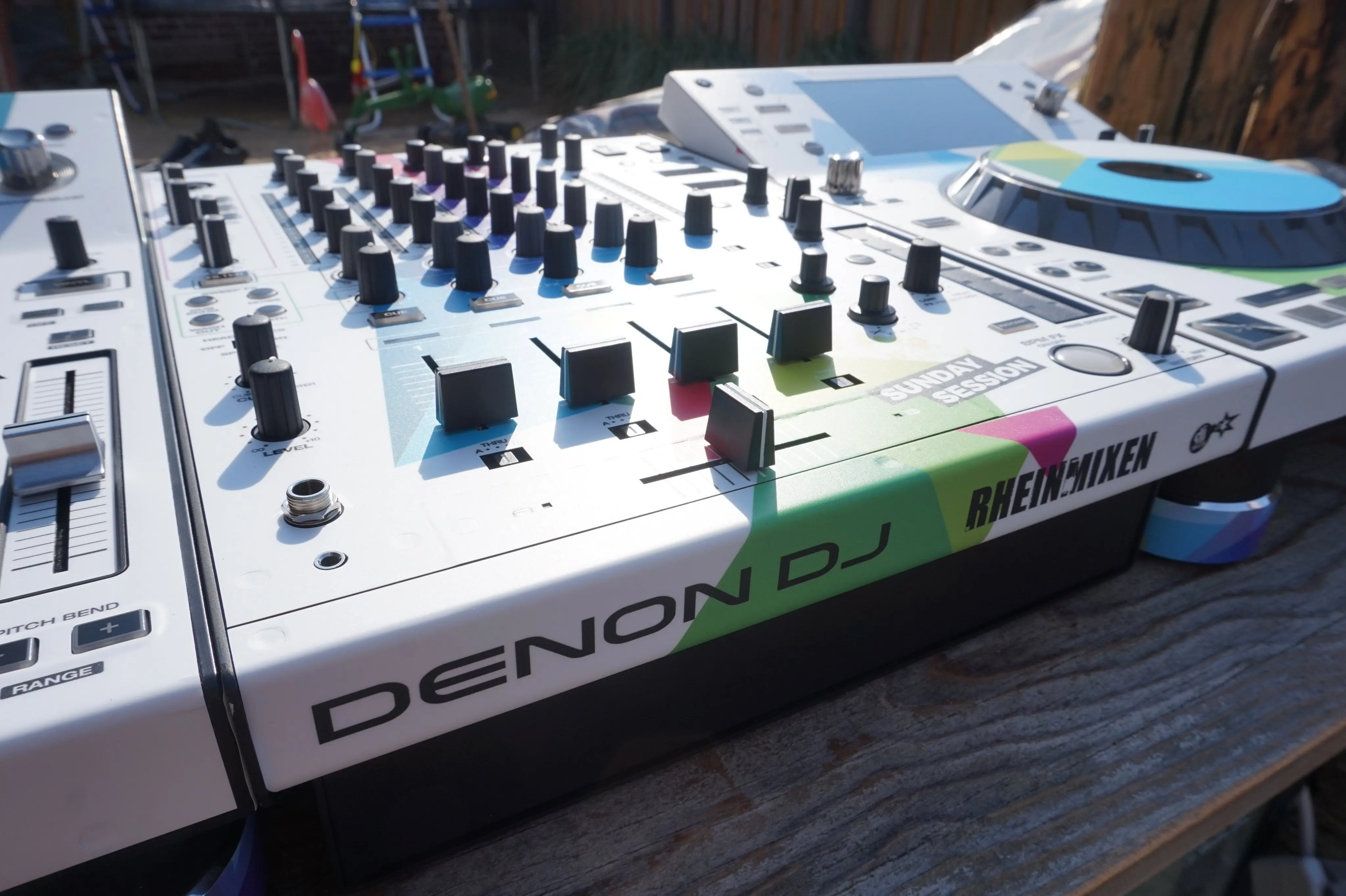 Летняя скидка на новый/Неиспользованный чехол Denon DJ Prime-4 белого цвета с полетным чехлом
Летняя скидка на новый/Неиспользованный чехол Denon DJ Prime-4 белого цвета с полетным чехлом
