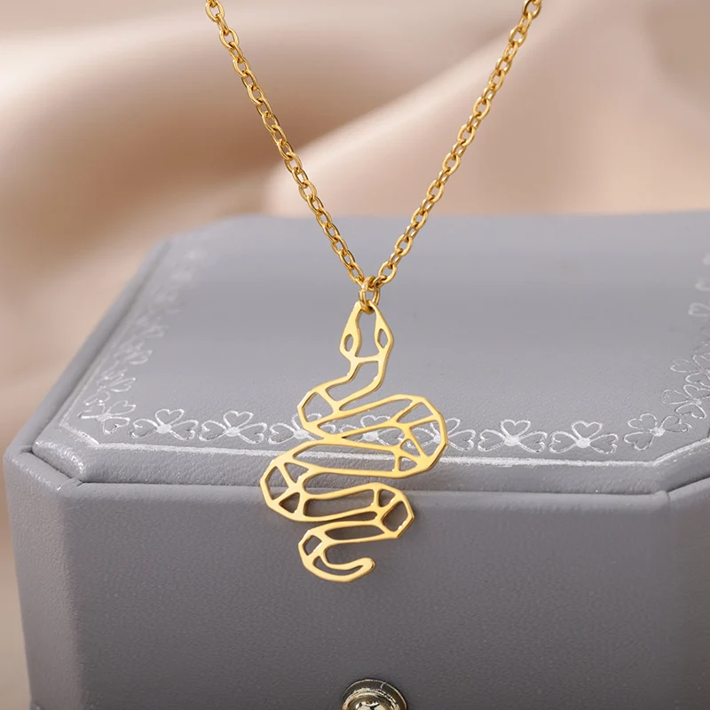 2022 popular new stainless steel golden stainless steel thread snake necklace simple hollow part party gift
2022 popular new stainless steel golden stainless steel thread snake necklace simple hollow part party gift