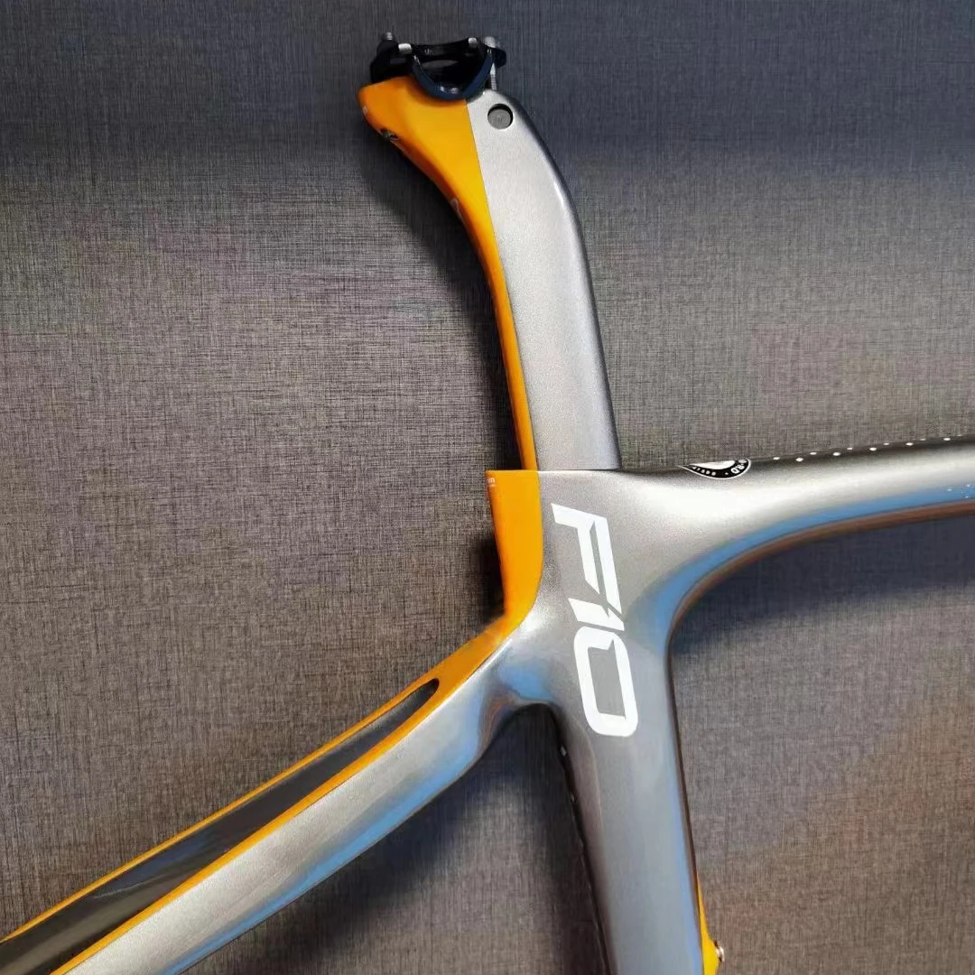 【Free Shipping】T1100 F10 Carbon Bike Frame Road Bike Frame Colors Bicycle Frame Made In Taiwan
【Free Shipping】T1100 F10 Carbon Bike Frame Road Bike Frame Colors Bicycle Frame Made In Taiwan