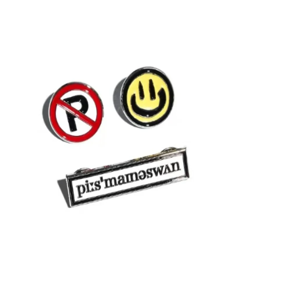 KPOP G Dragon Metal Smile P Peaceminusone Brooches Pins Badges Bag Accessories Fans Collection
KPOP G Dragon Metal Smile P Peaceminusone Brooches Pins Badges Bag Accessories Fans Collection