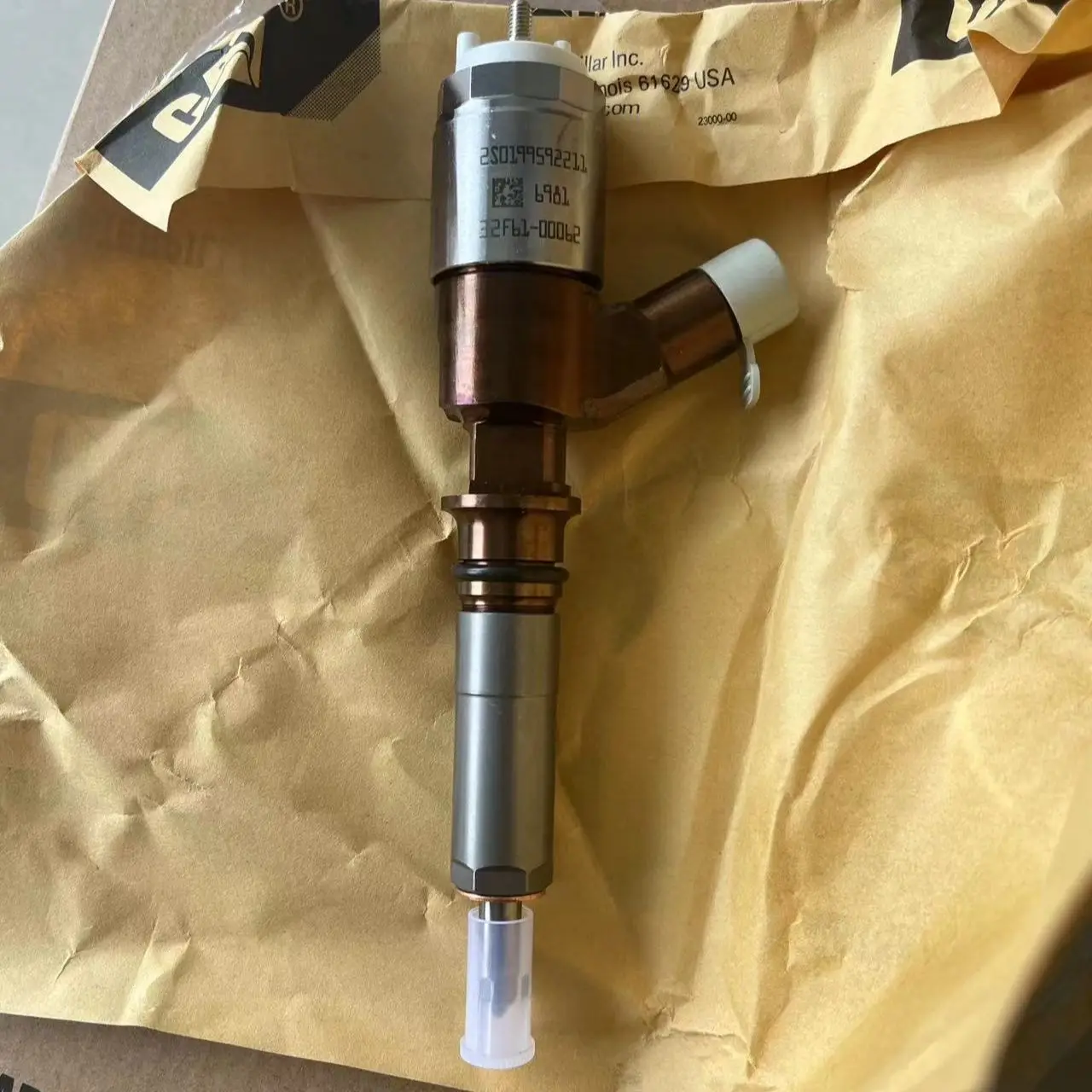 High quality diesel fuel injector 326-4700, 32F61-00062, 10R7675, 10R-7675, CAT 320D fuel injector 
High quality diesel fuel injector 326-4700, 32F61-00062, 10R7675, 10R-7675, CAT 320D fuel injector