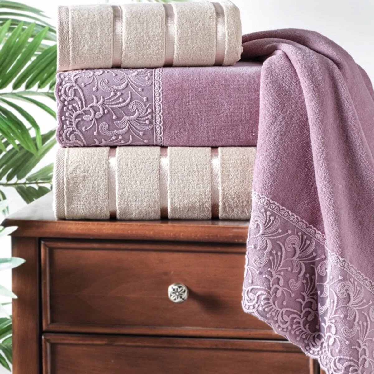 4 Pcs Embroidered Velvet Guipure Face Hand Bath Hair Turkish Towel Set High Quality Quick Dry Soft Great Absorbent
4 Pcs Embroidered Velvet Guipure Face Hand Bath Hair Turkish Towel Set High Quality Quick Dry Soft Great Absorbent