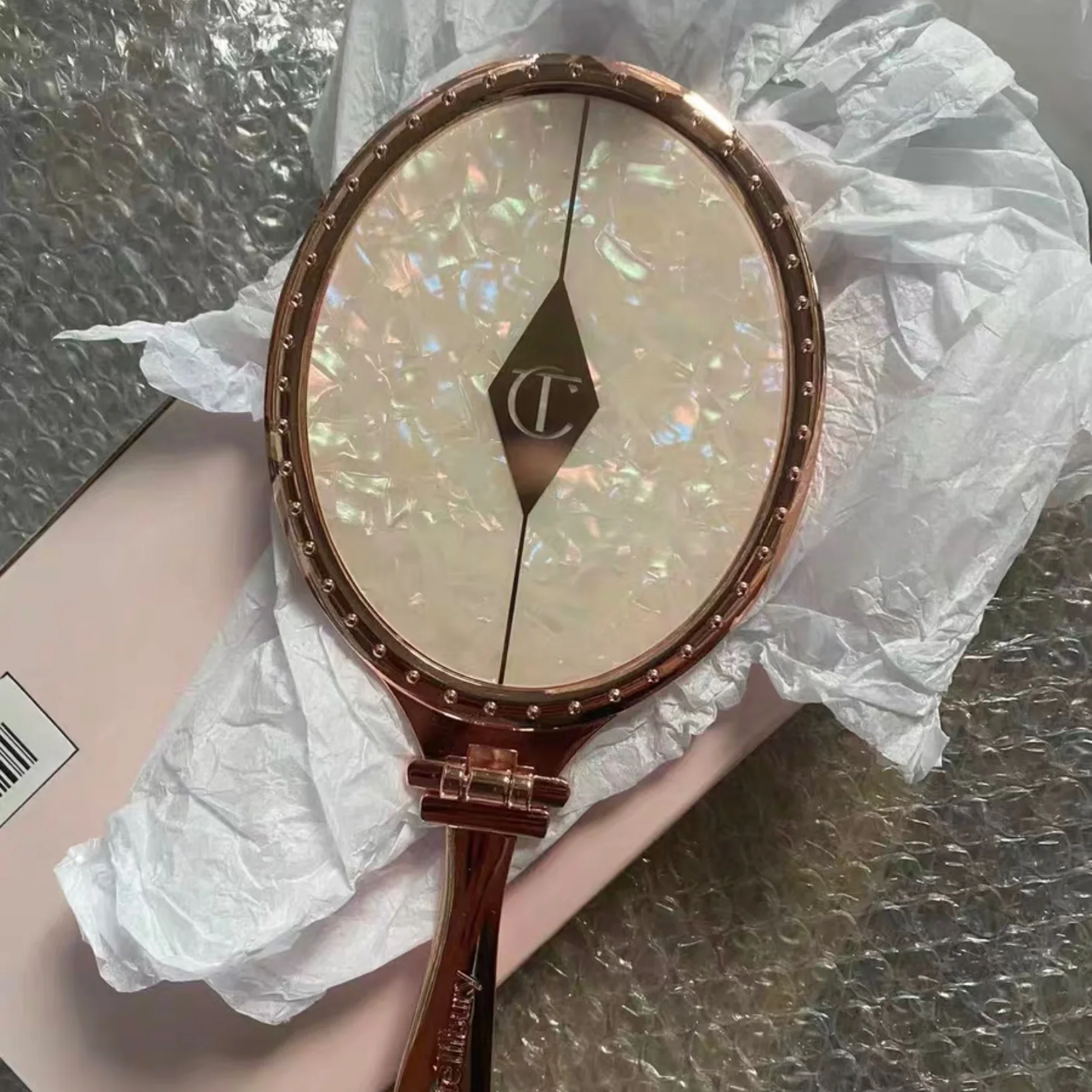 Charlotte Tilbury ручное складное зеркало для туалетного столика розовое золото ограниченный выпуск косметическое зеркало роскошный подарок
Charlotte Tilbury ручное складное зеркало для туалетного столика розовое золото ограниченный выпуск косметическое зеркало роскошный подарок