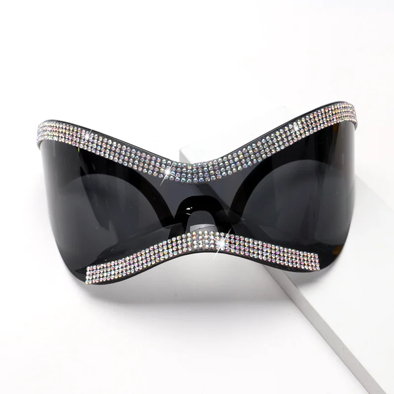 2023 Future Technology Super Punk Sports Mask European and American AB Row Diamond Retro One Piece Y2K Fashion Sunglasses UV400
2023 Future Technology Super Punk Sports Mask European and American AB Row Diamond Retro One Piece Y2K Fashion Sunglasses UV400