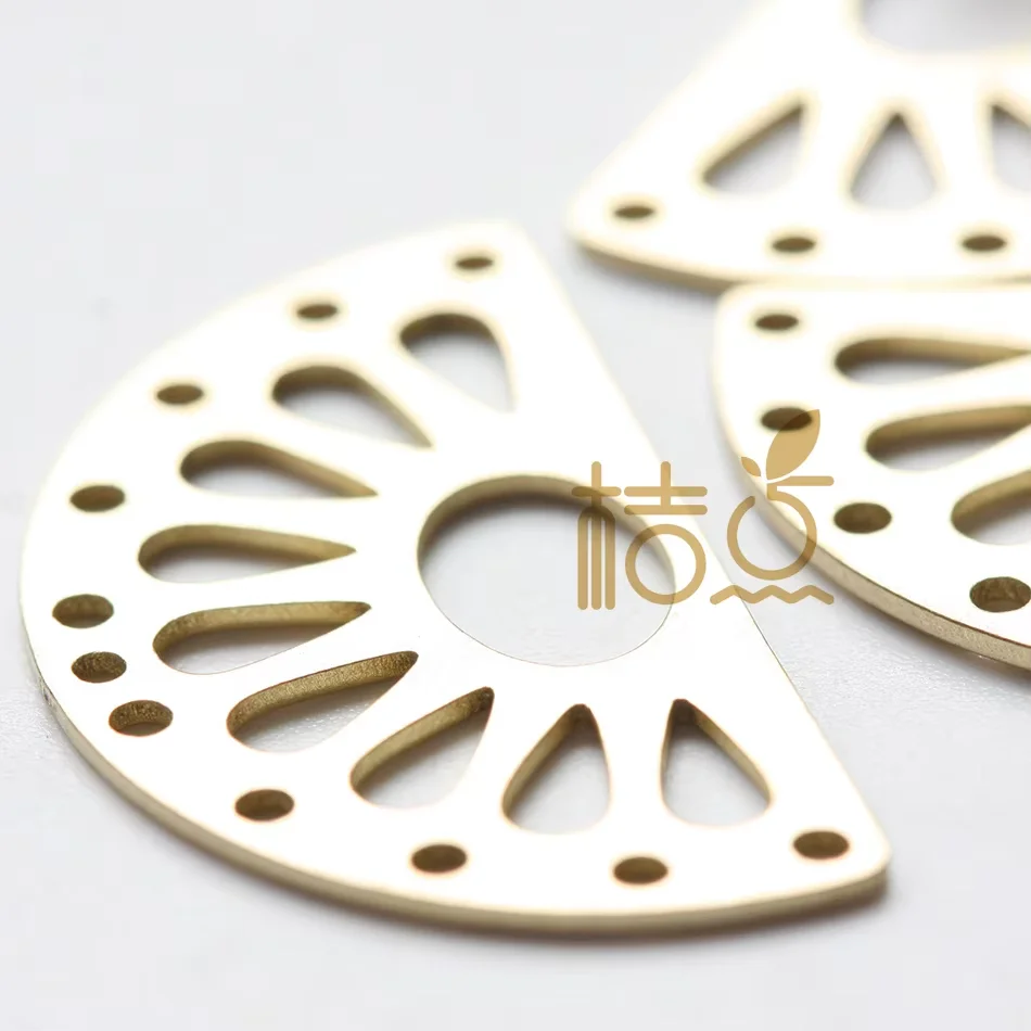 Необработанная латунная заготовка полукругом 30x18 мм
Необработанная латунная заготовка полукругом 30x18 мм