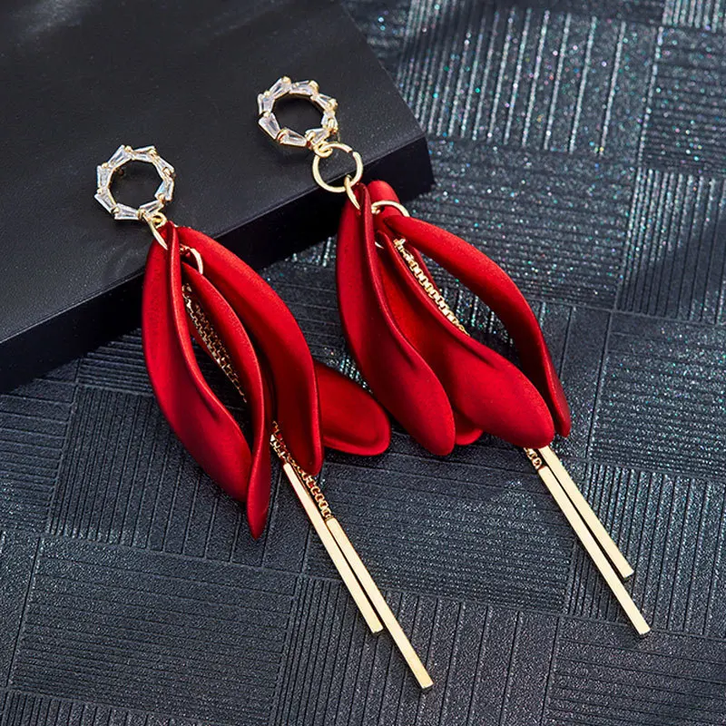Christmas Red Flower Long Tassel Dangle Earrings For Women Shiny Crystal Imitation Pearl Bowknot Zircon Earring Party Jewelry
Christmas Red Flower Long Tassel Dangle Earrings For Women Shiny Crystal Imitation Pearl Bowknot Zircon Earring Party Jewelry