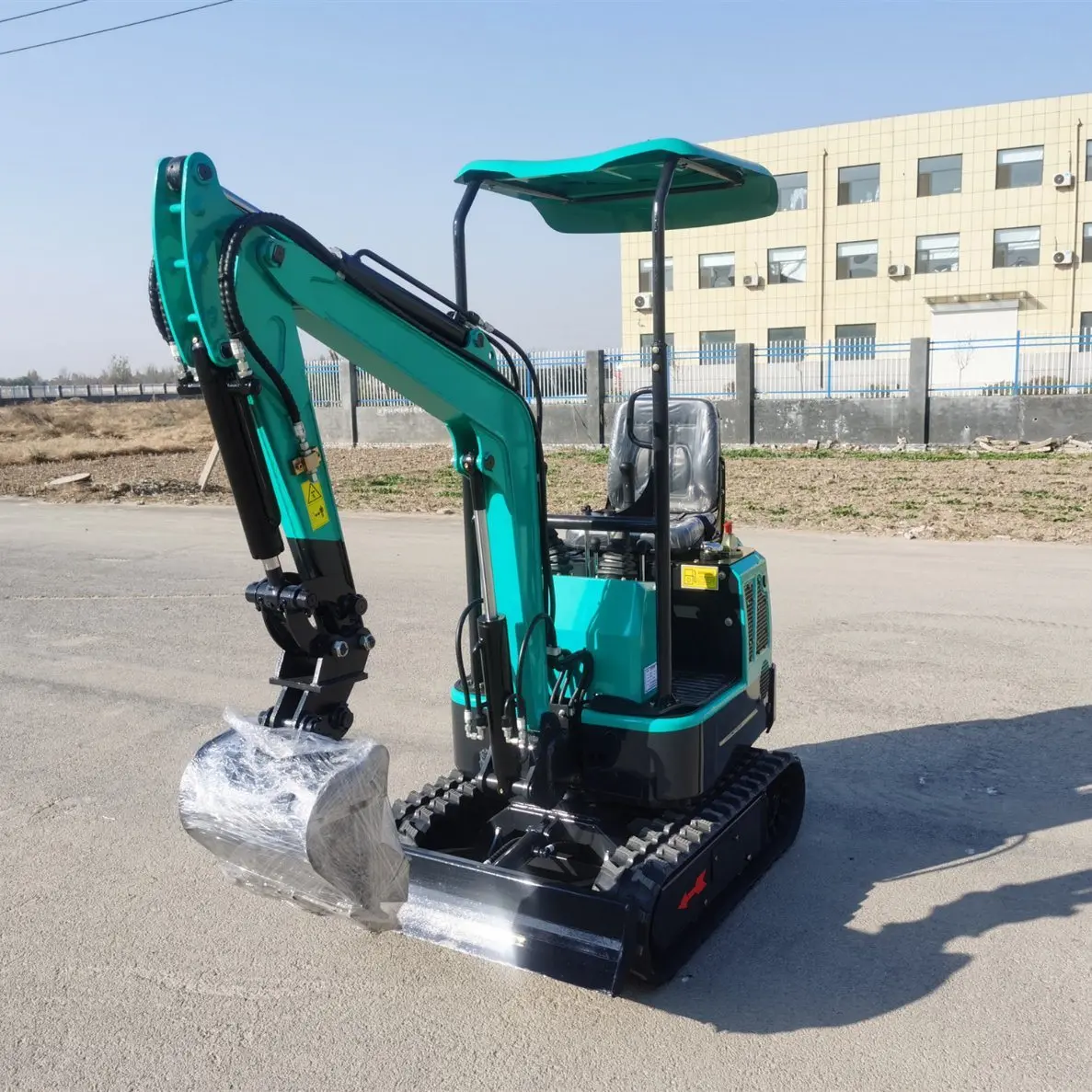 100% Best Quality Buy 2 Get 1 Free 1.7 ton mini excavator /1700kg Crawler Excavator for sale
100% Best Quality Buy 2 Get 1 Free 1.7 ton mini excavator /1700kg Crawler Excavator for sale