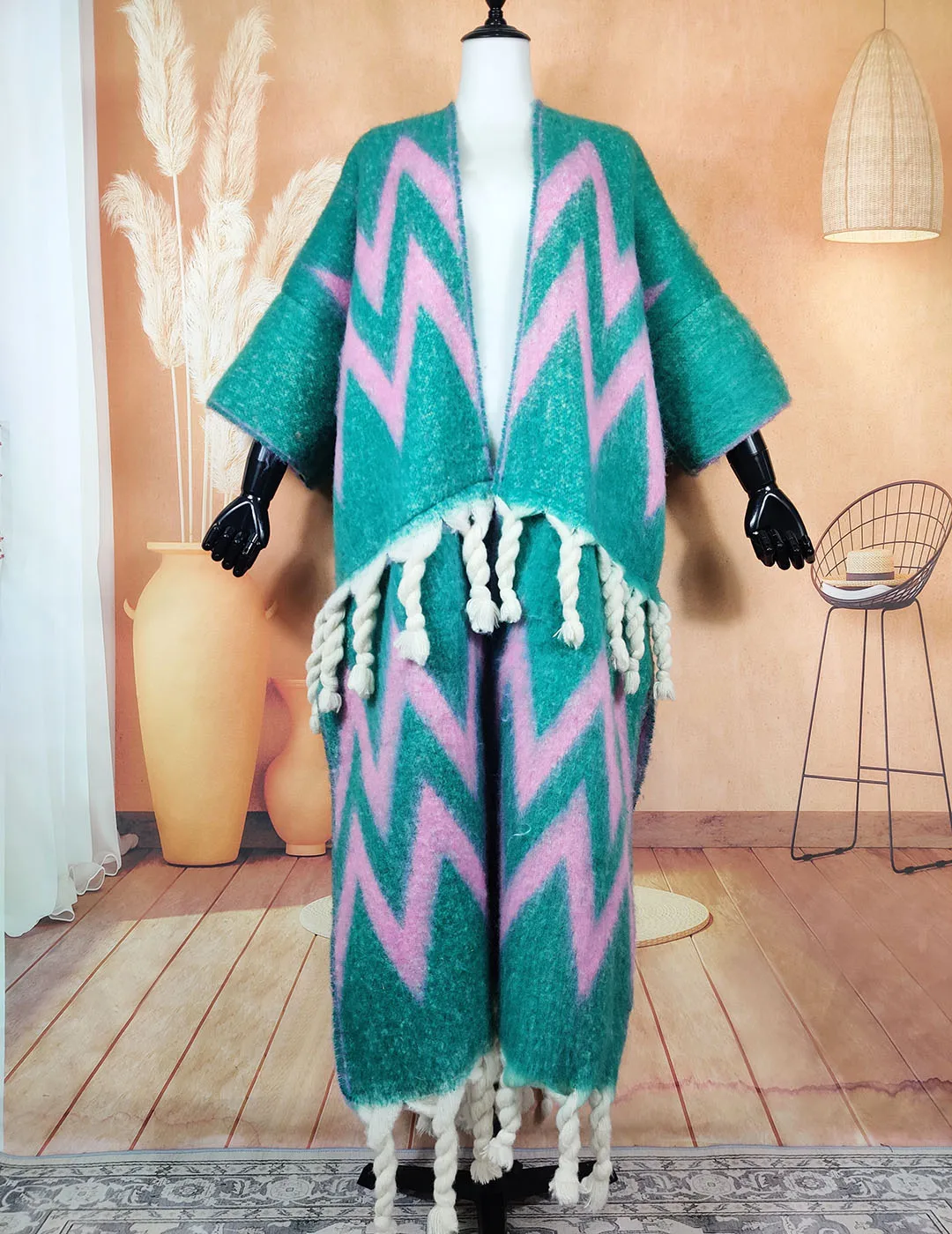 

New Fashion African Women's Loose Winter Fuzzy Long Cardigans Free Size Europe Printed Muslim Tassel Kaftan Kimonos For Lady