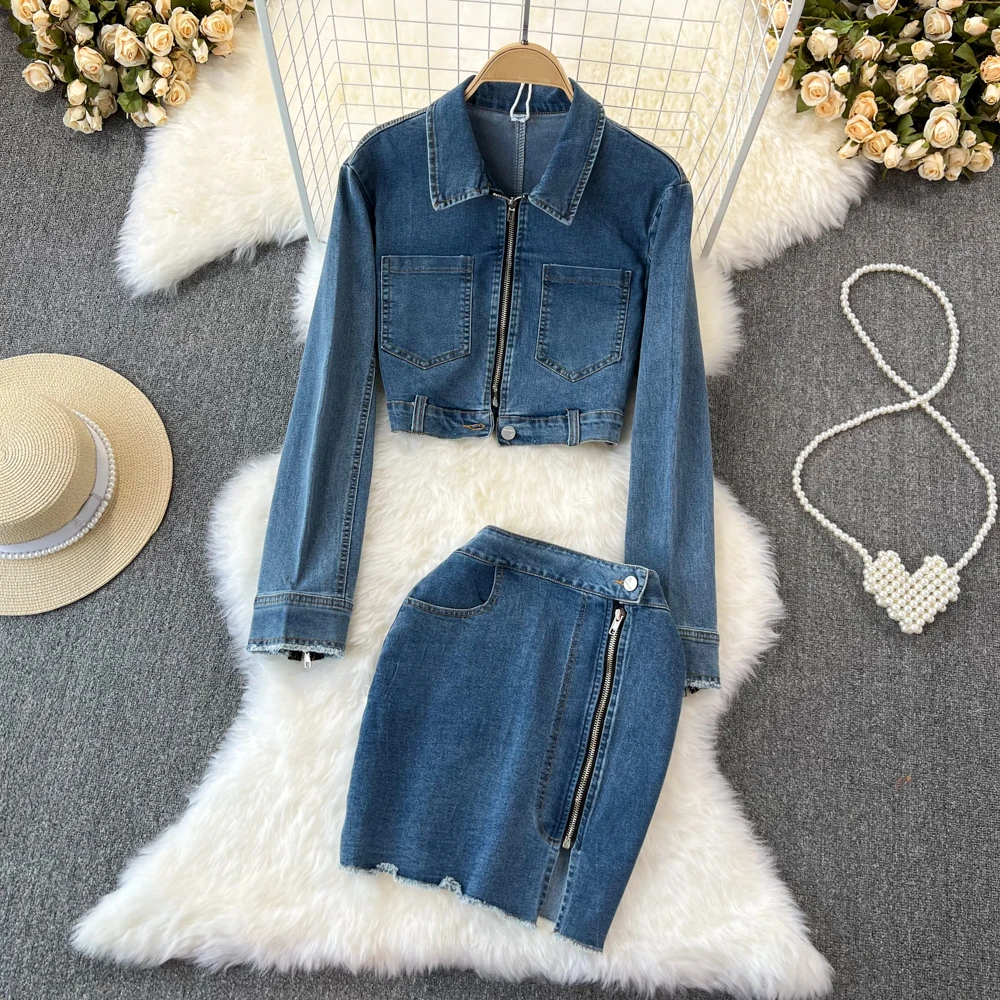 Женский элегантный джинсовый костюм Clothland, Короткий стильный пиджак с длинным рукавом, мини-юбка на молнии, сексуальный комплект из двух пре...
Женский элегантный джинсовый костюм Clothland, Короткий стильный пиджак с длинным рукавом, мини-юбка на молнии, сексуальный комплект из двух пре...