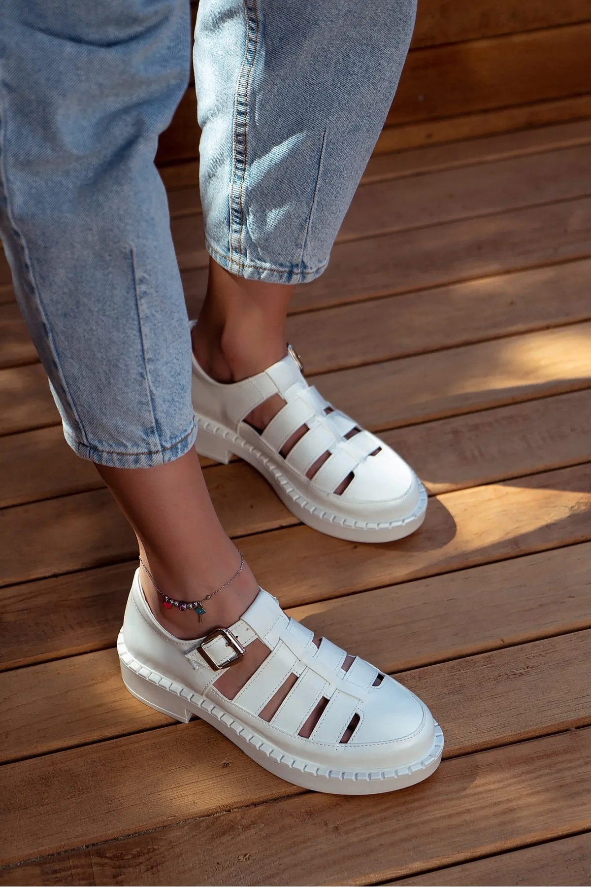 Agatha Quality Faux Leather Ankle Ribbed Narrow Striped Flat Light Sole Women Sandals White Black MAskulen Women's Shoes
Agatha Quality Faux Leather Ankle Ribbed Narrow Striped Flat Light Sole Women Sandals White Black MAskulen Women's Shoes