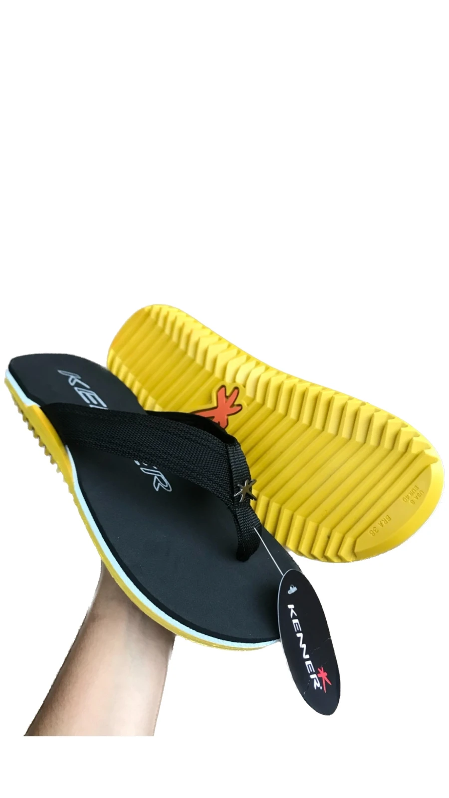 chinelo kenner NK6 borracha macio sadalia confortável ( LANÇAMENTO ) chinelo para toda familia/masculino e feminino
chinelo kenner NK6 borracha macio sadalia confortável ( LANÇAMENTO ) chinelo para toda familia/masculino e feminino