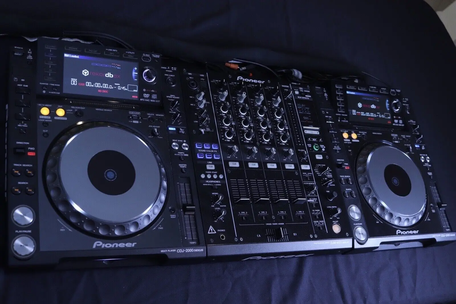 

END OF THE YEAR SALES FAST DELIVERY Pio-neer DJ Set Nexus 2 DJ Set 2 CDJ 2000 NXS2 Players 1 DJM 900 NXS2 Mixer new