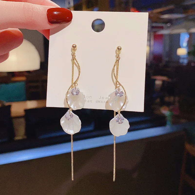 New Trendy 925 Sterling Silver Long Tassel Vintage Pearl Stud Earrings for Women Luxury Jewelry Christmas Gift All Match Daily
New Trendy 925 Sterling Silver Long Tassel Vintage Pearl Stud Earrings for Women Luxury Jewelry Christmas Gift All Match Daily