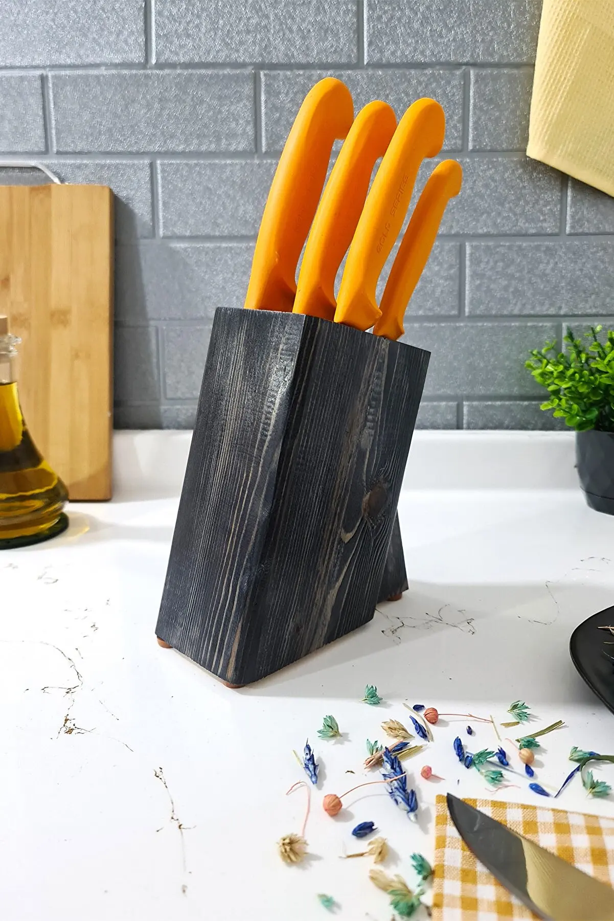 Kitchen Knife Set With Stand 5 Pcs. Stainless Steel Kitchen Accessories Gold Meat Bread Vegetable Fruit Knife Home Kitchen
Kitchen Knife Set With Stand 5 Pcs. Stainless Steel Kitchen Accessories Gold Meat Bread Vegetable Fruit Knife Home Kitchen