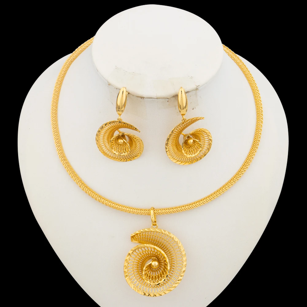 African Gold Color Jewelry Set Irregular Design Pendant Necklace Daily Lady Hook Earrings Gold Plated Jewelry Set for Engagement
African Gold Color Jewelry Set Irregular Design Pendant Necklace Daily Lady Hook Earrings Gold Plated Jewelry Set for Engagement