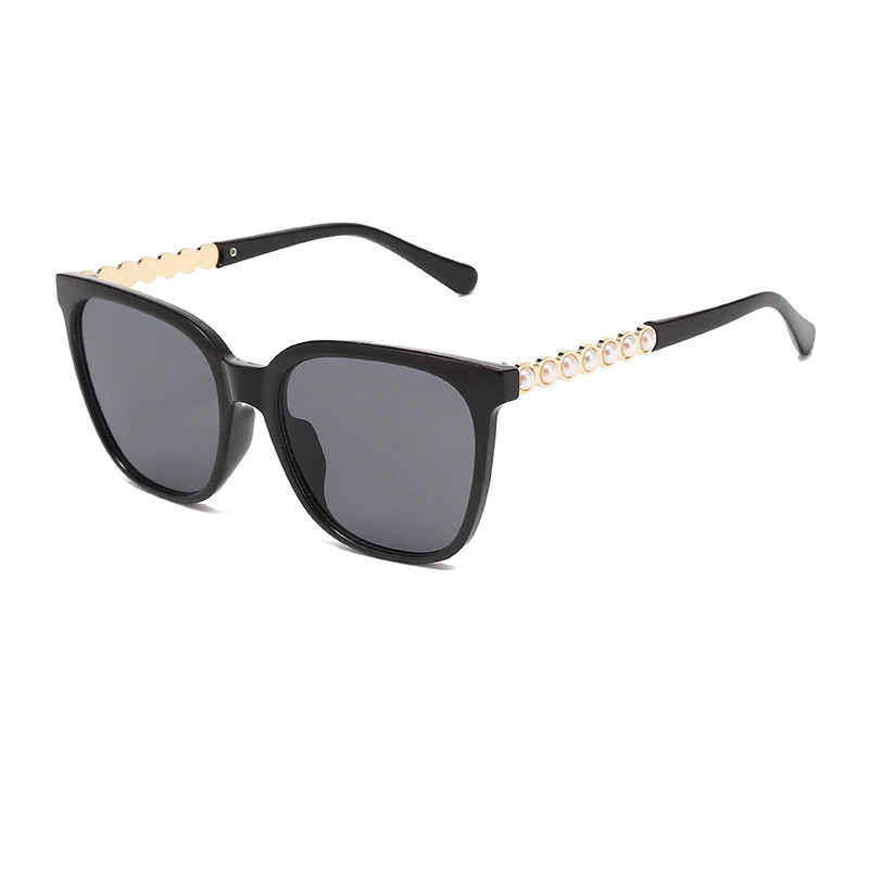 Fashion Sun Glasses Pearl Decoration Frame Shades Retro Style Women Designer Sunglasses
Fashion Sun Glasses Pearl Decoration Frame Shades Retro Style Women Designer Sunglasses