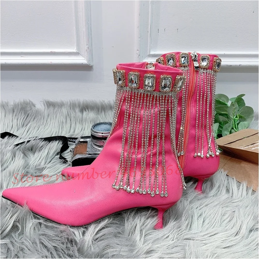 Ботильоны женские из коровьей кожи, с заостренным носком, на низком каблуке, с бахромой и стразами, розово-красные дизайнерские сапоги с кот... 
Ботильоны женские из коровьей кожи, с заостренным носком, на низком каблуке, с бахромой и стразами, розово-красные дизайнерские сапоги с кот...