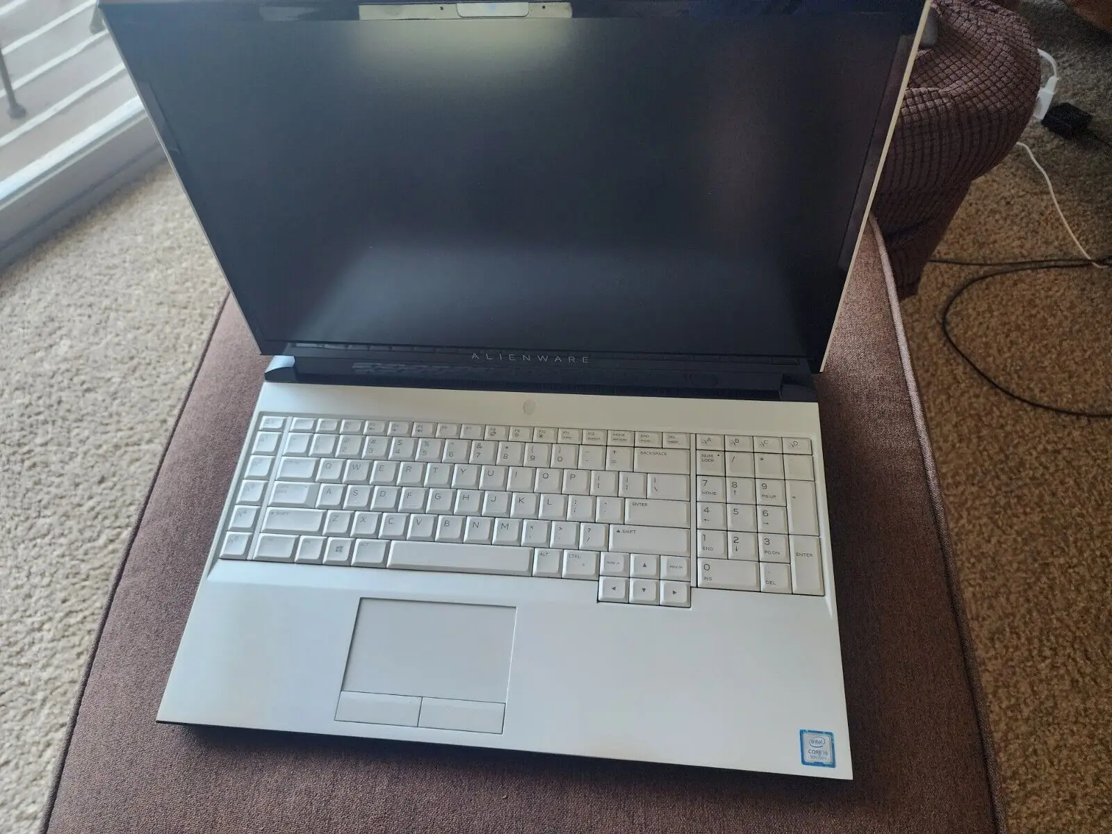 Alienware AREA-51M R1, 1TB + 512GB, Intel Core i9 9900k, 32GB 
Alienware AREA-51M R1, 1TB + 512GB, Intel Core i9 9900k, 32GB