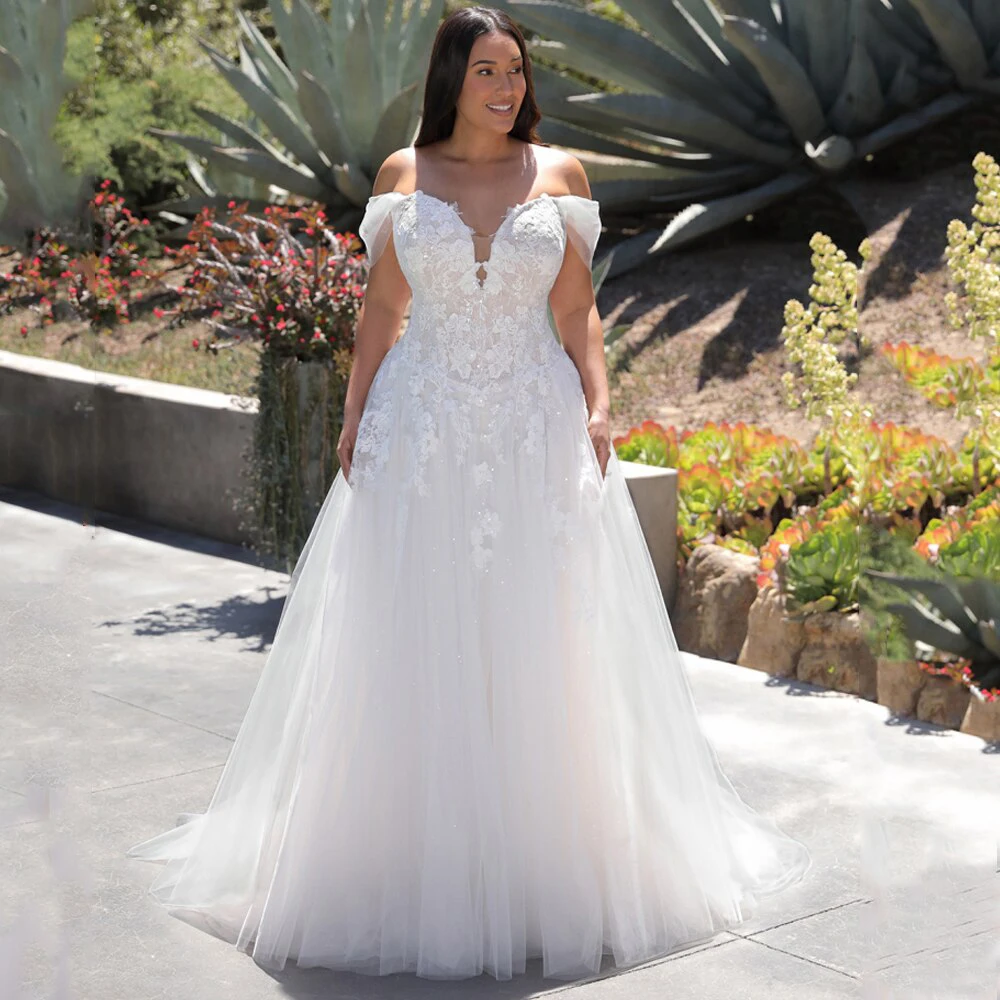 Modest A-Line Off the Shoulder Plus Size Wedding Dress Ladies Sweetheart Tulle Applique Elegant and Sxey Backless Bridal Gown
Modest A-Line Off the Shoulder Plus Size Wedding Dress Ladies Sweetheart Tulle Applique Elegant and Sxey Backless Bridal Gown