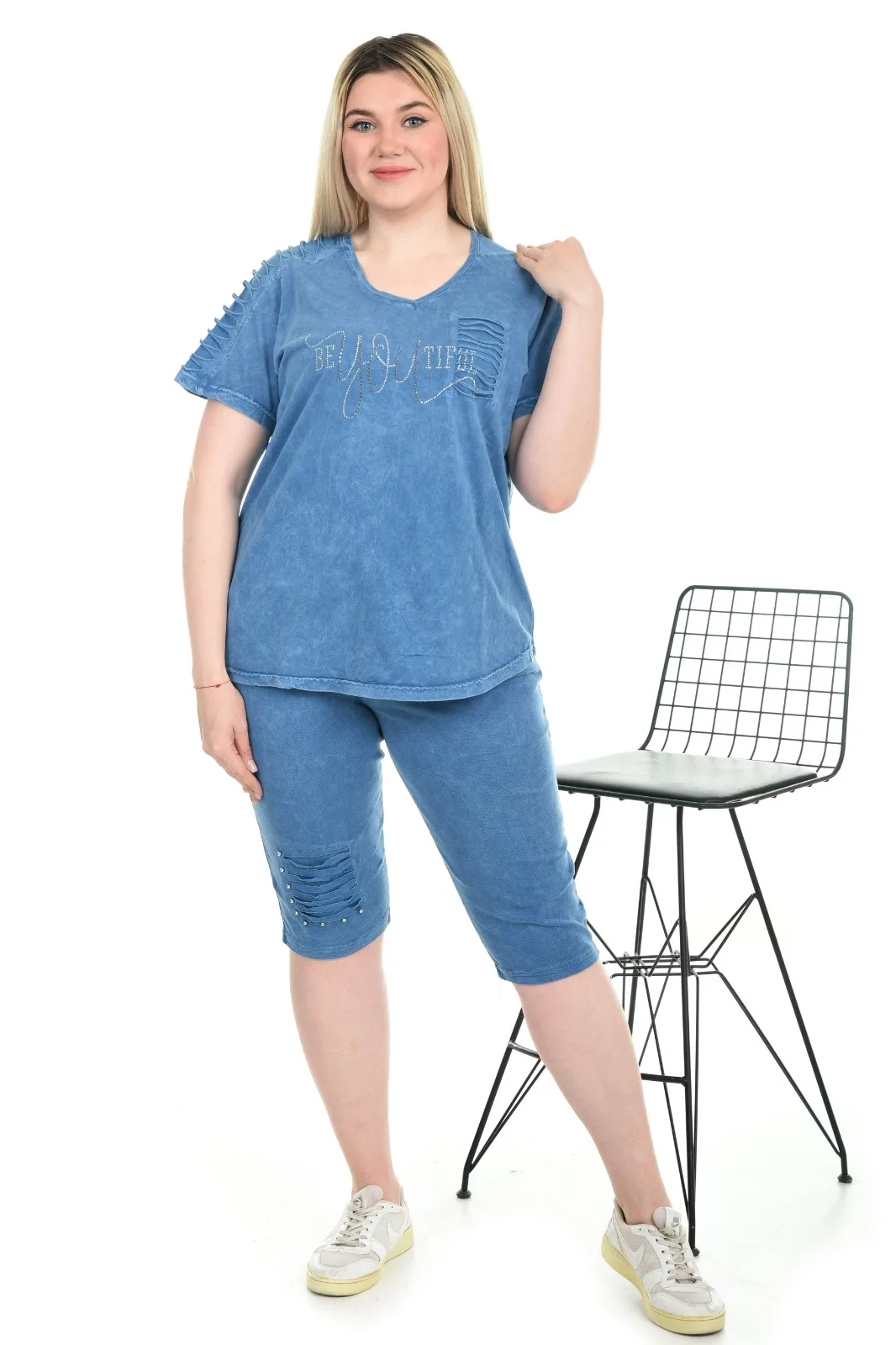 Diaves Plus Size Woman Summer Fashion Causal Sports Track Suits Capri Pants Beautiful Designed T-Shirt Turkish Quality
Diaves Plus Size Woman Summer Fashion Causal Sports Track Suits Capri Pants Beautiful Designed T-Shirt Turkish Quality