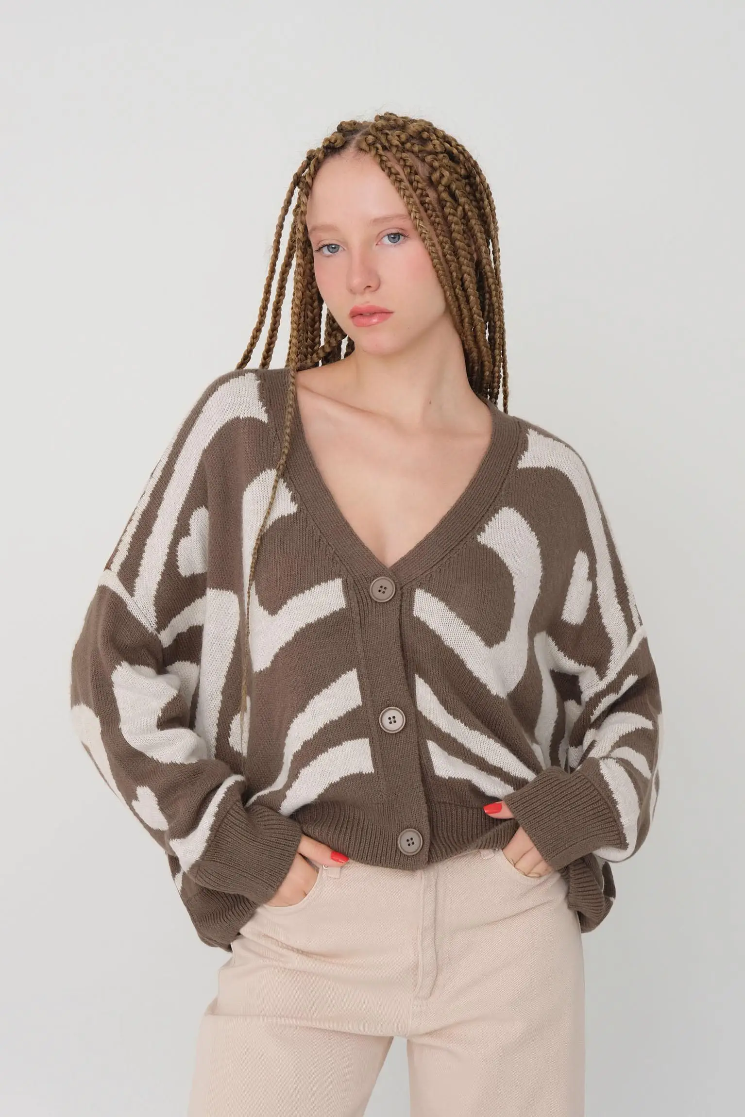 Brown Long Sleeve Loose Cardigan Women Oversized Autumn Winter Knitted Long Sweater
Brown Long Sleeve Loose Cardigan Women Oversized Autumn Winter Knitted Long Sweater