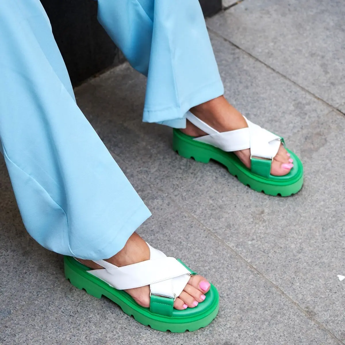 Poshnmore Cedra Genuine Leather White Green Black Blue Striped Flat Light Sole Double Color Women's Sandals Ankle Strap
Poshnmore Cedra Genuine Leather White Green Black Blue Striped Flat Light Sole Double Color Women's Sandals Ankle Strap