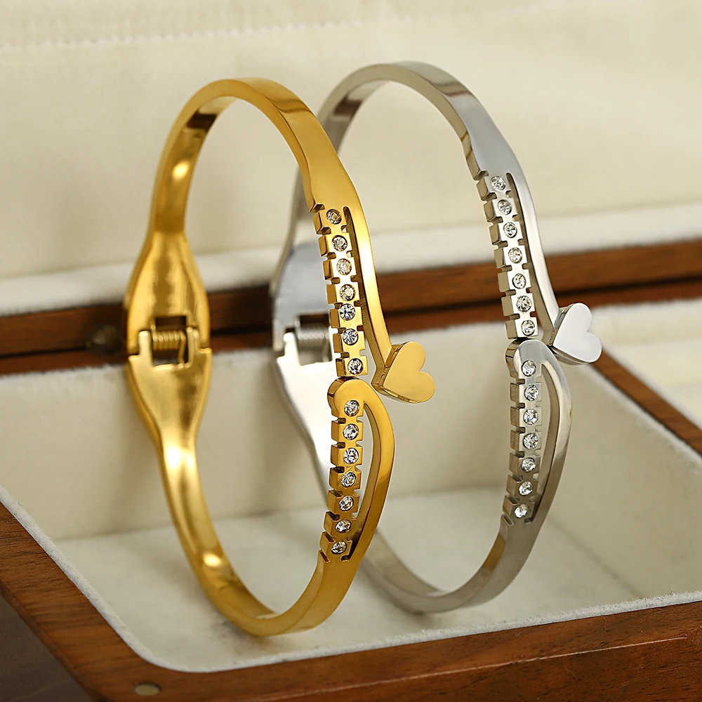 Romantic Heart Stainless Steel Bracelet Bangles For Women Couple Lover Fashion Rhinestone Bracelets Love Jewelry Anniversary Gif
Romantic Heart Stainless Steel Bracelet Bangles For Women Couple Lover Fashion Rhinestone Bracelets Love Jewelry Anniversary Gif