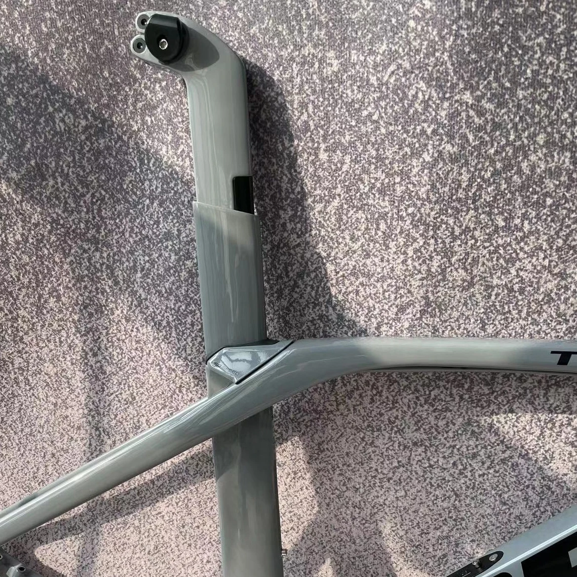 SLR 1:1 2023 NEW Light Carbon Road Frame Disc Bicycle Racing Disc Brake Frameset Bike Cycling Bicicletta Handlebar
SLR 1:1 2023 NEW Light Carbon Road Frame Disc Bicycle Racing Disc Brake Frameset Bike Cycling Bicicletta Handlebar