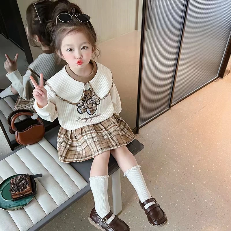 2022 children's clothing autumn cartoon bear doll collar knitted cotton long-sleeved breathable dress girls plaid skirt girls lo
2022 children's clothing autumn cartoon bear doll collar knitted cotton long-sleeved breathable dress girls plaid skirt girls lo