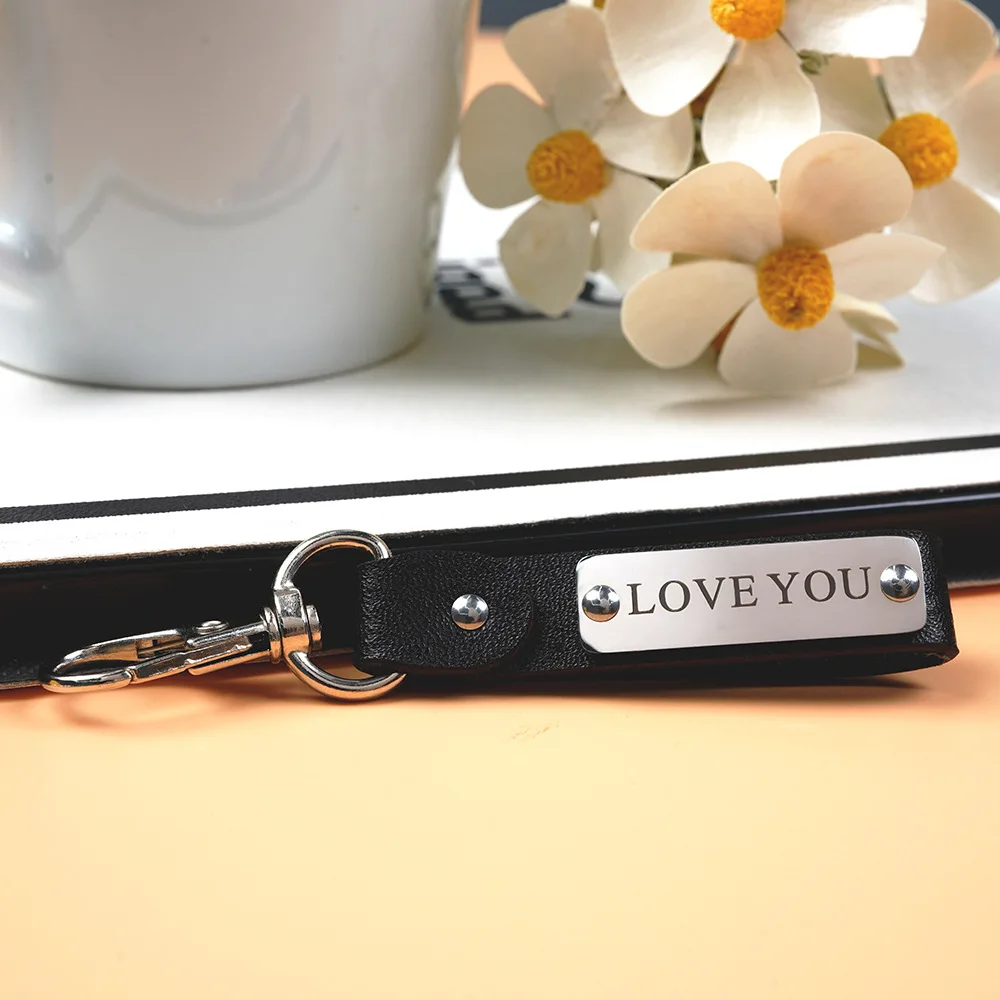 Personalised Leather Keychain Keyring Gifts for Her and Him,Laser Engraved Signature Leather Key Ring Men's Gift
Personalised Leather Keychain Keyring Gifts for Her and Him,Laser Engraved Signature Leather Key Ring Men's Gift