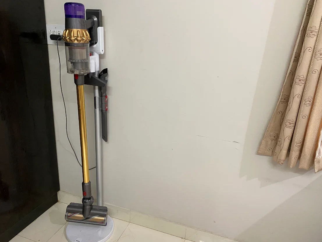 SUMMER SALES DISCOUNT ON Sales Price Dy-sons V11 Absolute Cordless Stick Vacuum Cleaner with 7 suction heads
SUMMER SALES DISCOUNT ON Sales Price Dy-sons V11 Absolute Cordless Stick Vacuum Cleaner with 7 suction heads