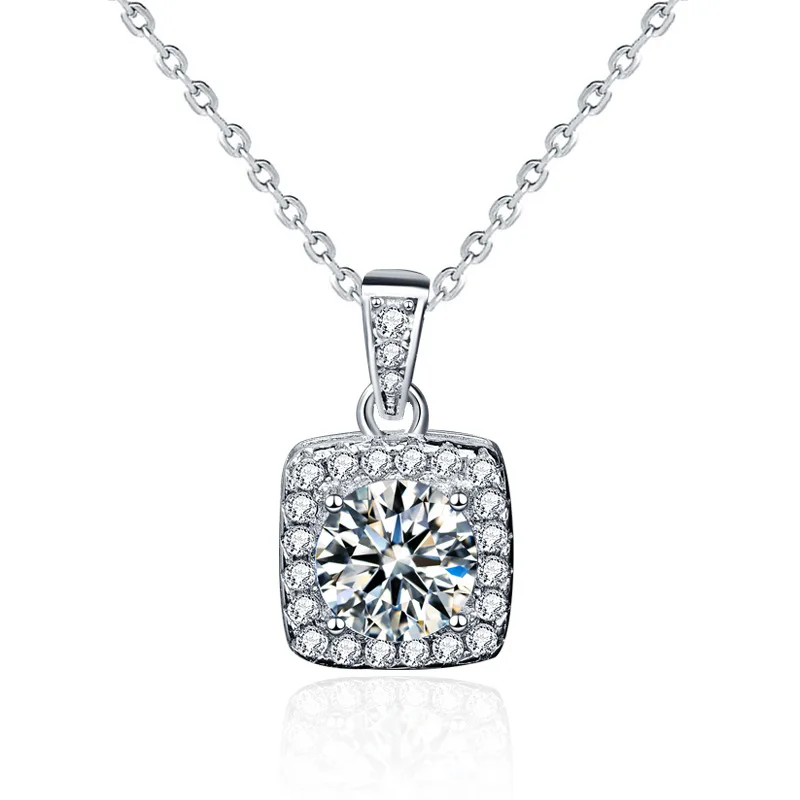 925 Sterling Silver 1.0 Carat VVS1 Moissanite Necklace Princess Square Pendant For Women Anniversary Birthday Gift Fine Jewelry
925 Sterling Silver 1.0 Carat VVS1 Moissanite Necklace Princess Square Pendant For Women Anniversary Birthday Gift Fine Jewelry