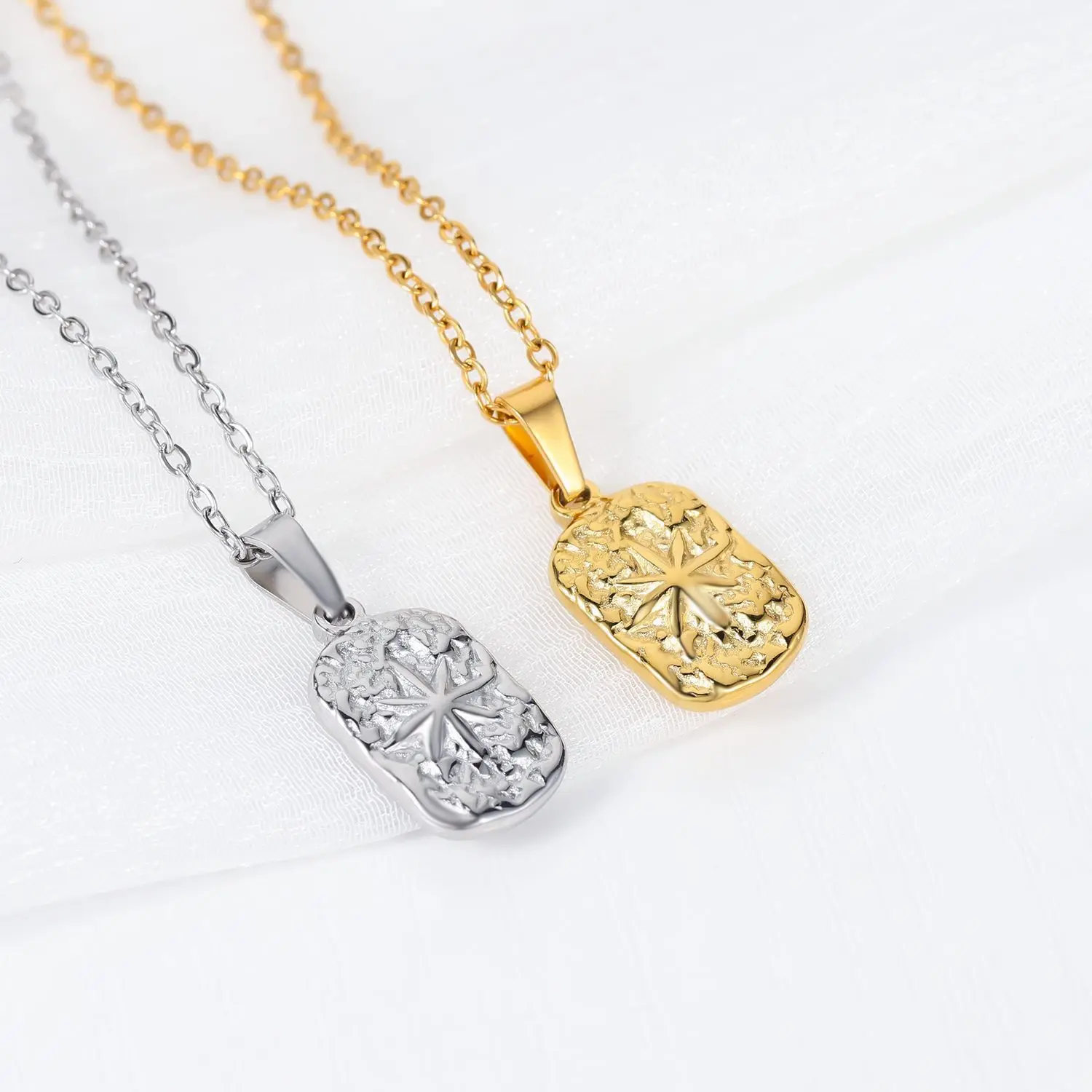 New 18k Gold-plated Titanium Steel Three-dimensional Oil Pressure Rectangular Hexagram Fashion Ladies Necklace
New 18k Gold-plated Titanium Steel Three-dimensional Oil Pressure Rectangular Hexagram Fashion Ladies Necklace