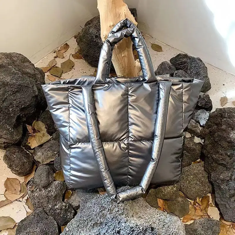 2023 new high -end texture autumn and winter cotton clothing shoulder down women's bag
2023 new high -end texture autumn and winter cotton clothing shoulder down women's bag