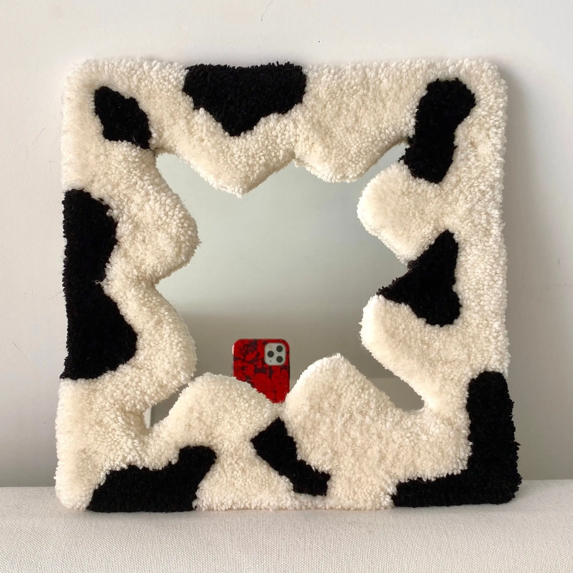 LAKEA Tufting Square Mirror Cow Wave Shape Wool Acrylic Pattern Unique Handmade Aesthetic Trend Tiktok Retro Home Decoration
LAKEA Tufting Square Mirror Cow Wave Shape Wool Acrylic Pattern Unique Handmade Aesthetic Trend Tiktok Retro Home Decoration