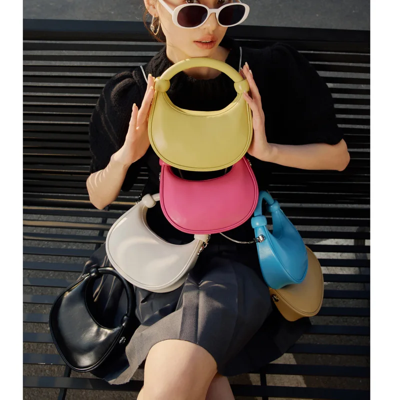Summer new 2023 cowhide crescent bag women's shoulder bag temperament handbag leather women's bag chain cross-body bag
Summer new 2023 cowhide crescent bag women's shoulder bag temperament handbag leather women's bag chain cross-body bag
