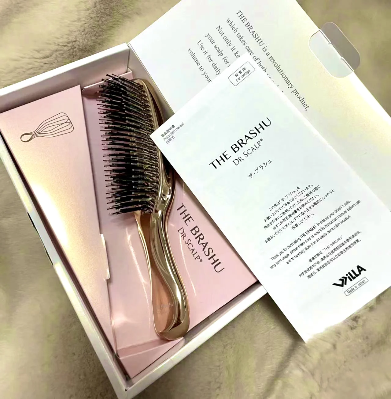 Japanese Premium Head Massager Scalp Brush Hair Massager Shampoo Brush Wet Plastic Detangling Brush Hair Cleaning Comb Rose gold
Japanese Premium Head Massager Scalp Brush Hair Massager Shampoo Brush Wet Plastic Detangling Brush Hair Cleaning Comb Rose gold