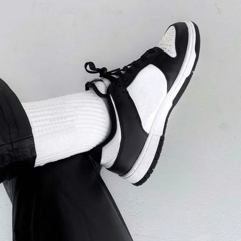 2023 Hot Sell Men Running Shoes Low Triple White Black Grey Panda Shadow Sports Women Sneakers Trainers Shoe with Box
2023 Hot Sell Men Running Shoes Low Triple White Black Grey Panda Shadow Sports Women Sneakers Trainers Shoe with Box