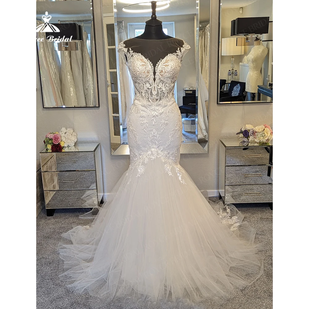 Luxury Tulle Widdong Dresses Open Back BridalWedding Gowns 2023 Boho Deep v Neck Lace Appliqued Court Train vestidos de novia
Luxury Tulle Widdong Dresses Open Back BridalWedding Gowns 2023 Boho Deep v Neck Lace Appliqued Court Train vestidos de novia